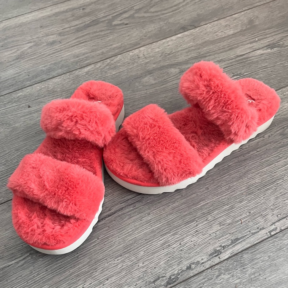 Koolaburra By UGG Faux Fur Slides Sandals Coral Comfy
